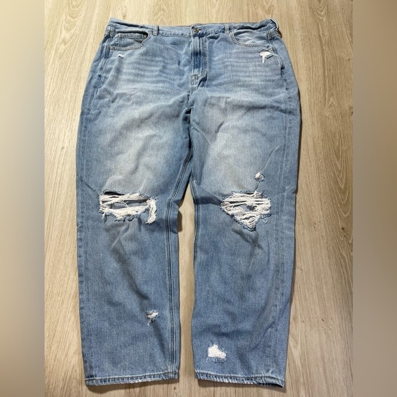 American Eagle Outfitters Denim - American Eagle Mom Jean Light Wash Distressed Denim Size 20